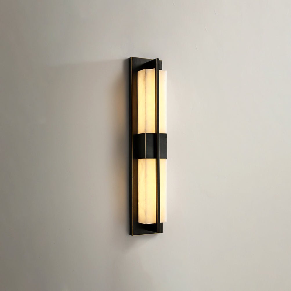 Applique murale Caspian en albâtre et laiton, luminaire à LED intégrée