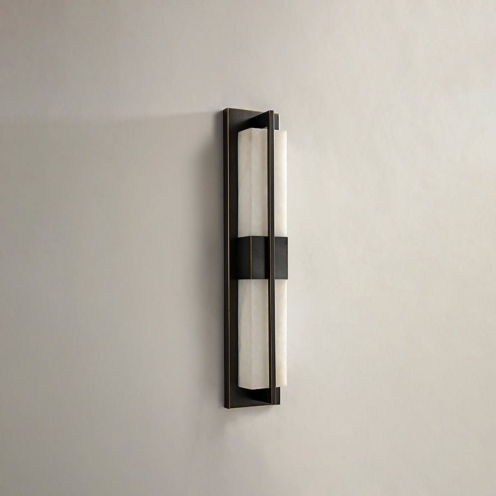 Applique murale Caspian en albâtre et laiton, luminaire à LED intégrée