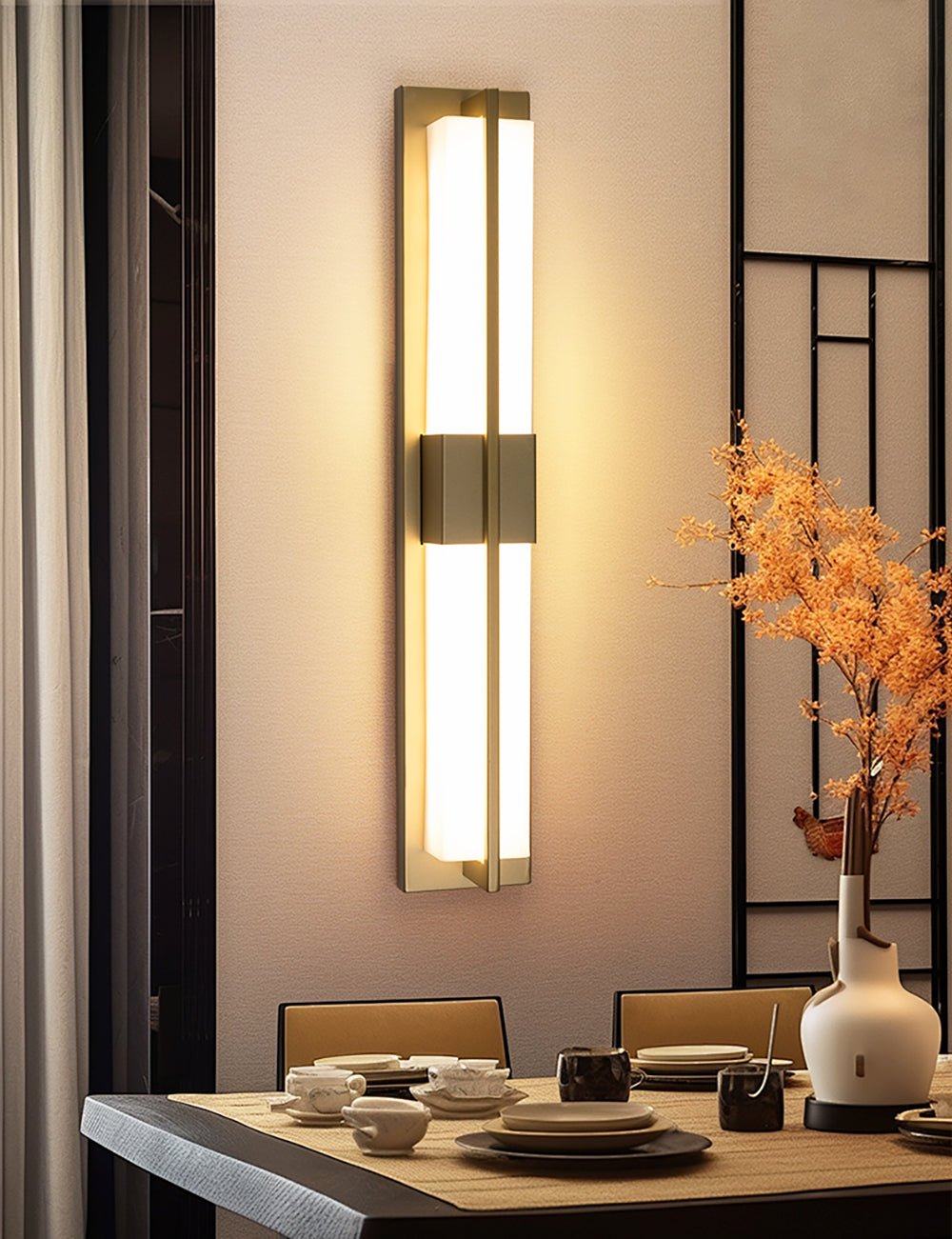 Applique murale Caspian en albâtre et laiton, luminaire à LED intégrée
