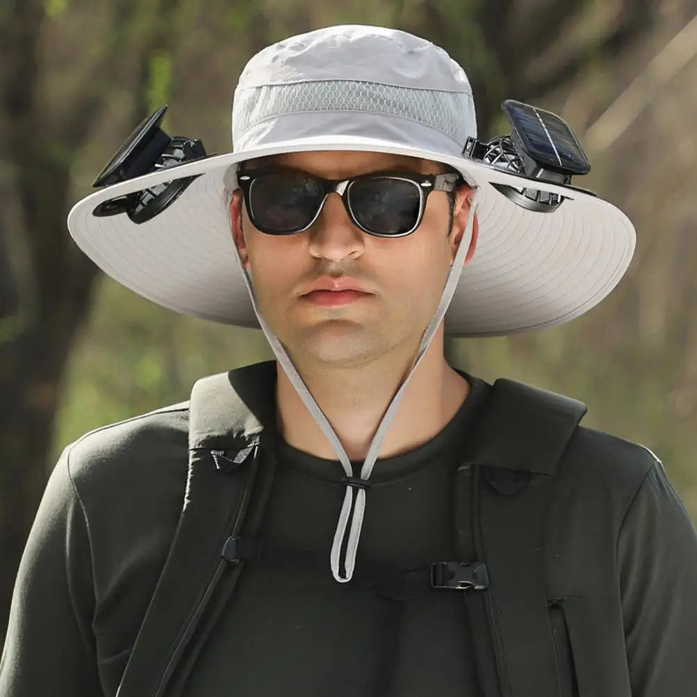 Chapeau solaire à larges bords avec deux ventilateurs de refroidissement, ventilation de l'air au niveau du front et du cou