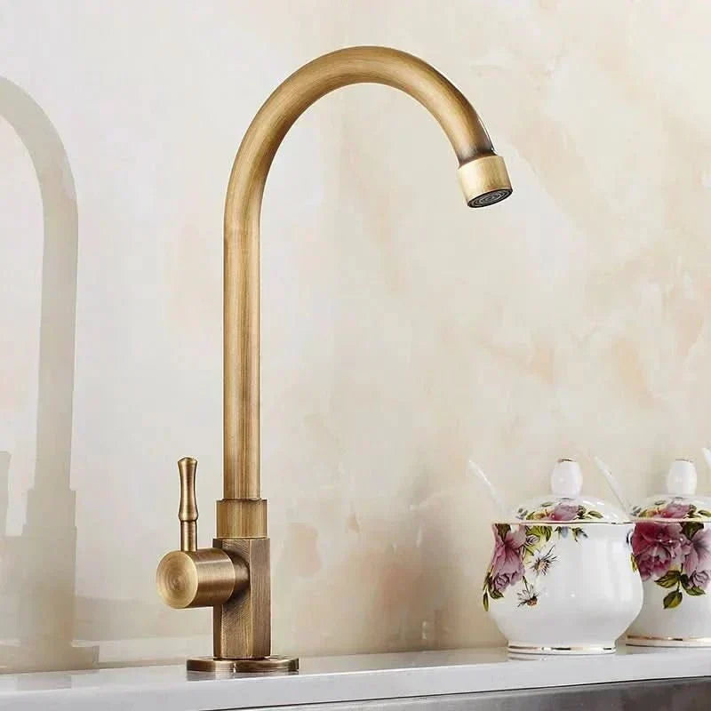 Rubinetto da cucina Aurelia classico a collo di cigno in ottone anticato