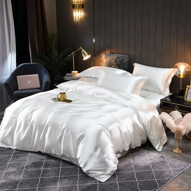 Aurora Luxury Silk Duvet Cover — Year-Round Temperature Control