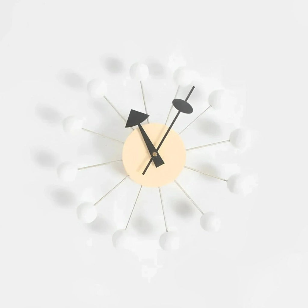 Metallene Wanduhr von Luminara mit Sonnenstrahl-Design, 32 Cm — leises Quarzwerk
