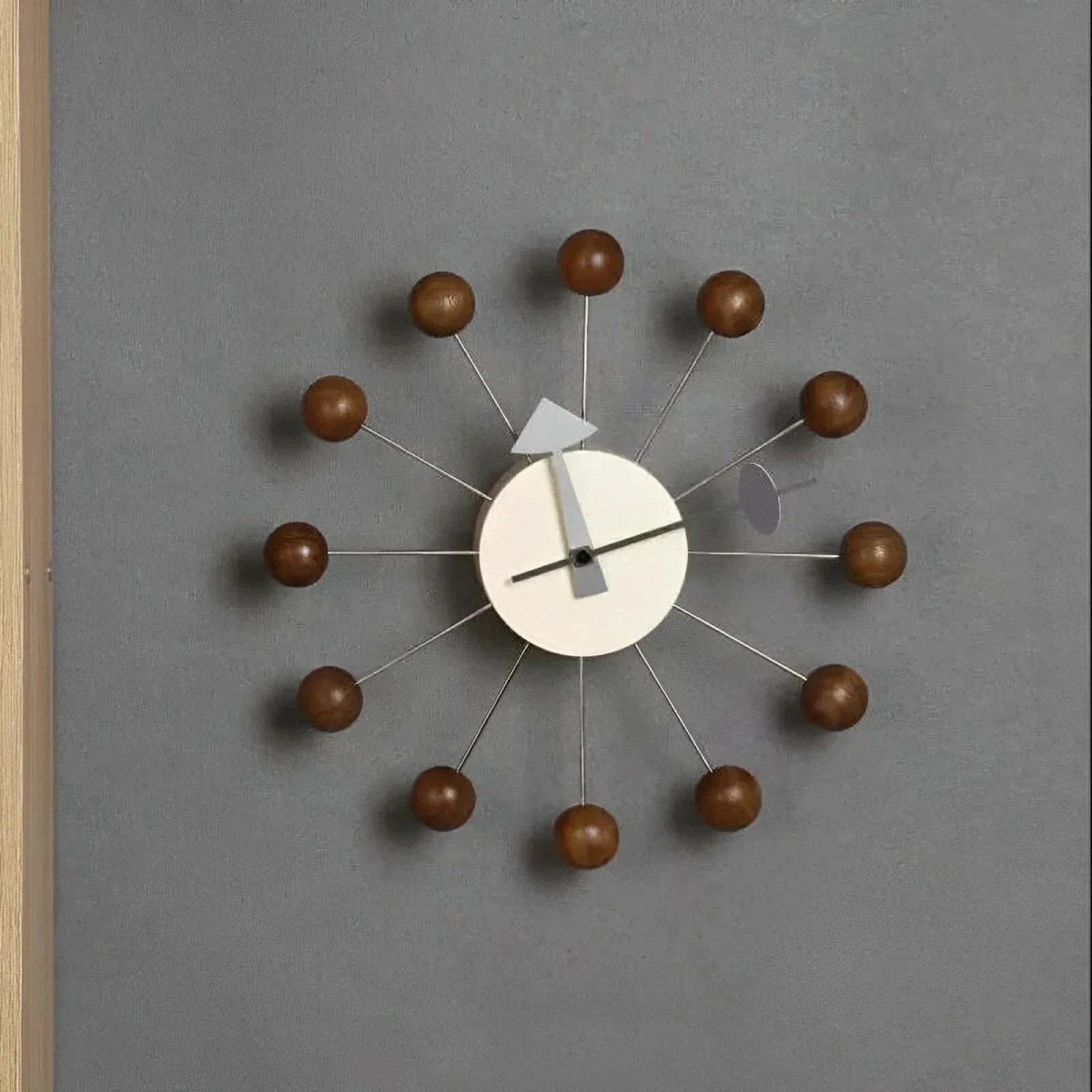 Luminara 32 Cm Metal Sunburst Wall Clock — Silent Quartz