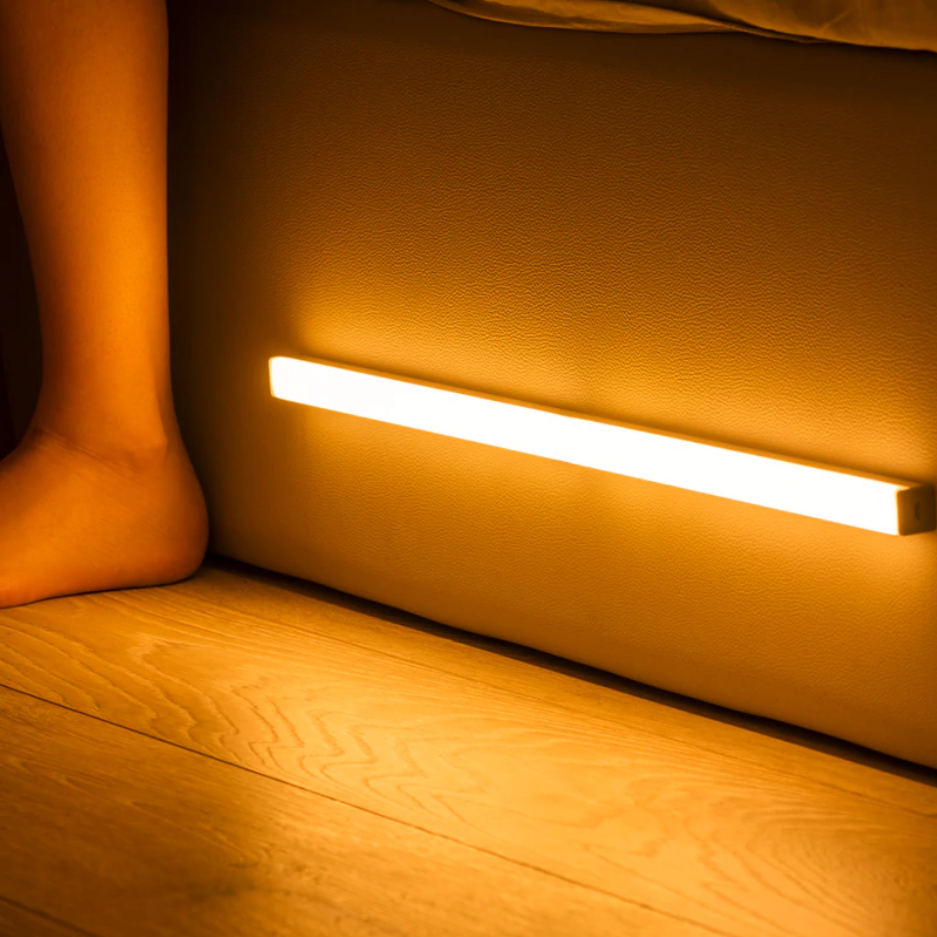 Automatické zásuvné LED světlo s pohybovým senzorem pro osvětlení bez použití rukou