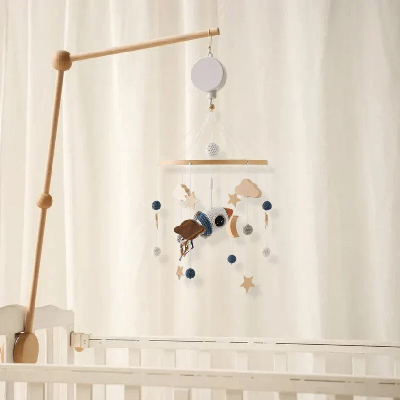 SereneDream Wooden Baby Mobile for a Tranquil Nursery | ribuella