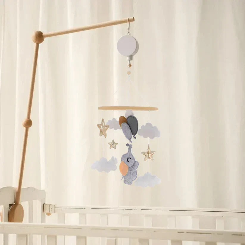 SereneDream Wooden Baby Mobile for a Tranquil Nursery | ribuella