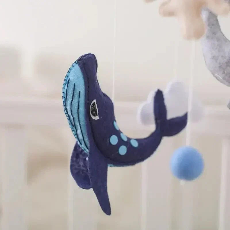 SereneDream Wooden Baby Mobile for a Tranquil Nursery | ribuella