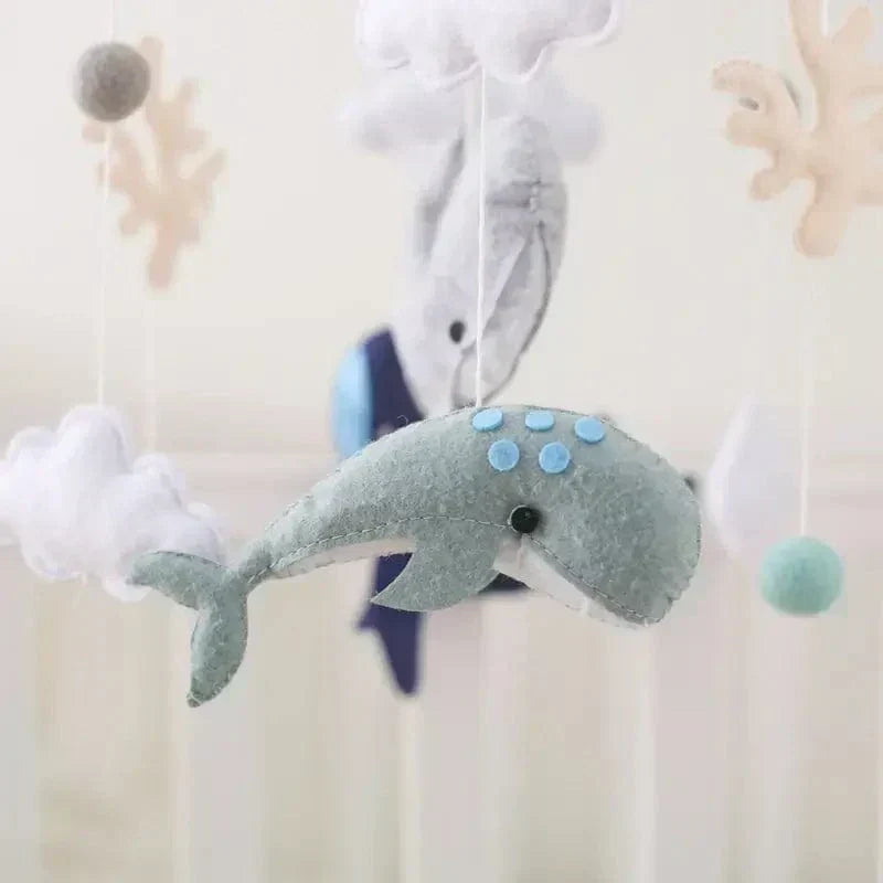 SereneDream Wooden Baby Mobile for a Tranquil Nursery | ribuella