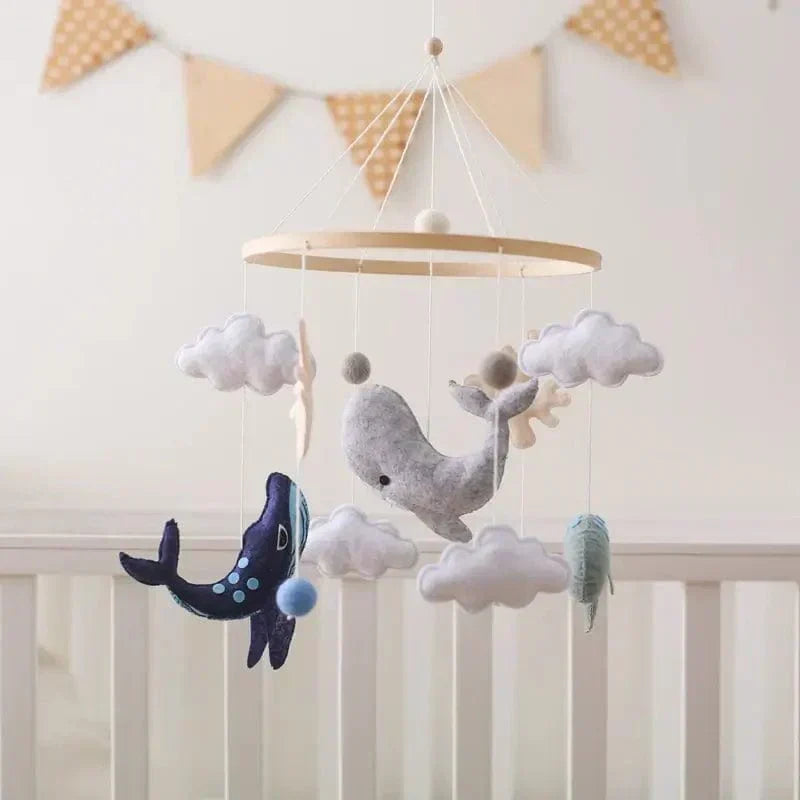 SereneDream Wooden Baby Mobile for a Tranquil Nursery | ribuella