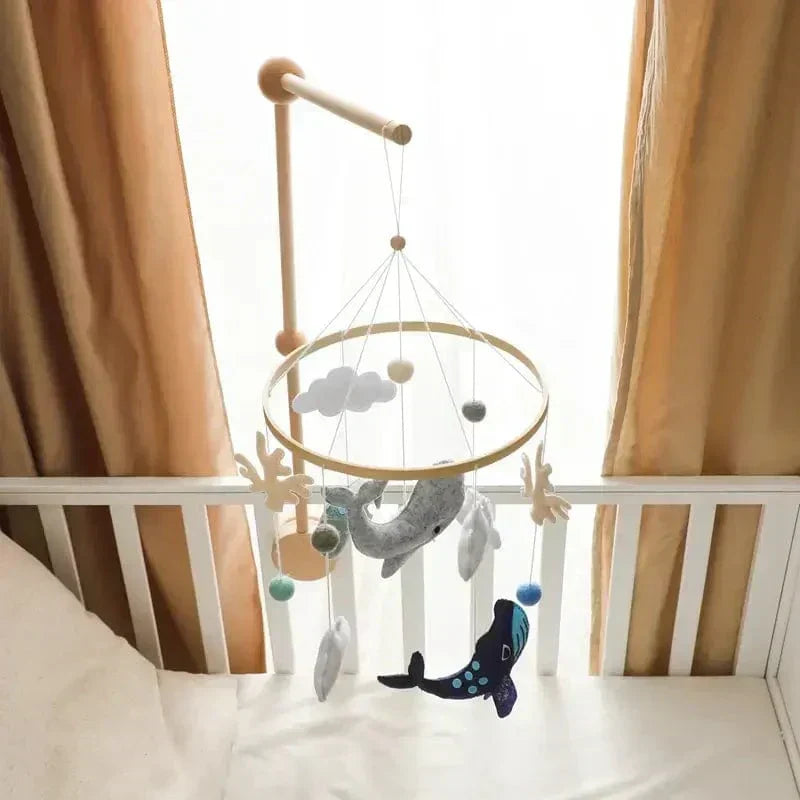 SereneDream Wooden Baby Mobile for a Tranquil Nursery | ribuella