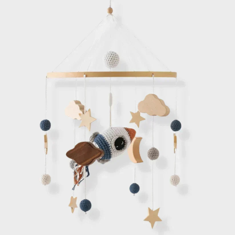 SereneDream Wooden Baby Mobile for a Tranquil Nursery | ribuella