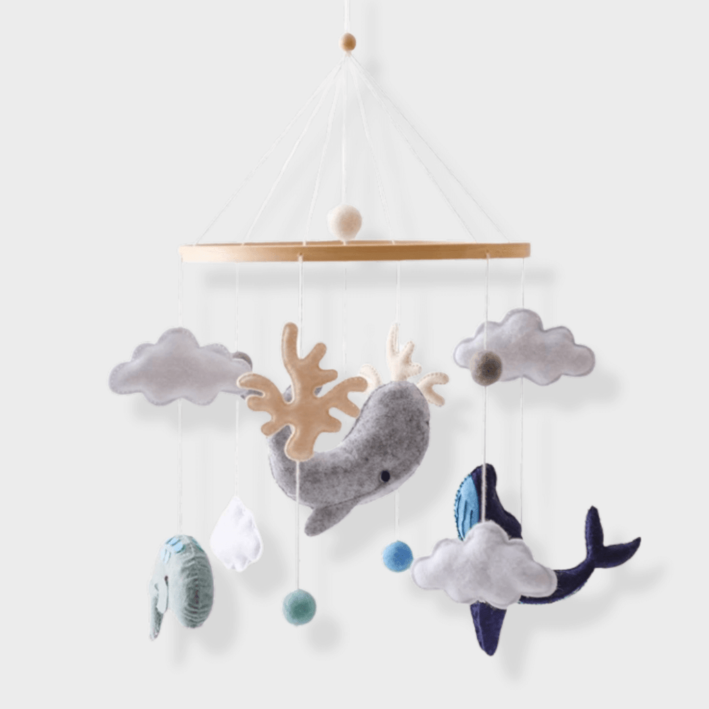 SereneDream Wooden Baby Mobile for a Tranquil Nursery | ribuella