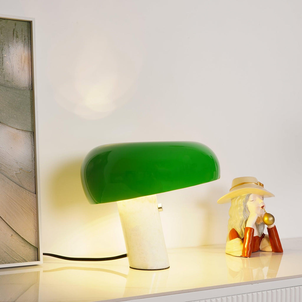 Lampe de table Vestra en marbre, réflecteur en métal émaillé, base en marbre de Carrare