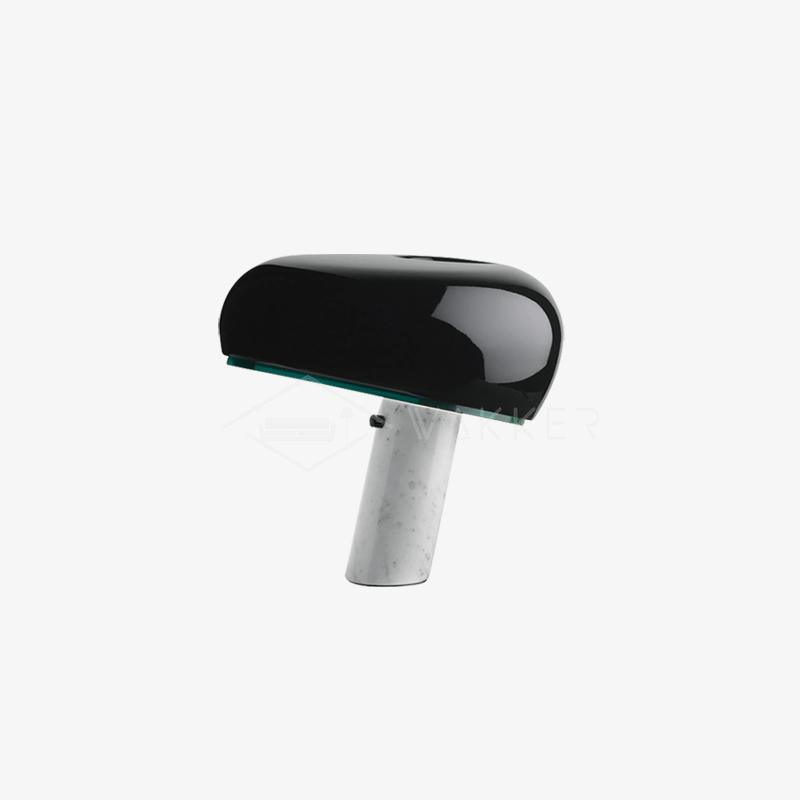 Lampe de table Vestra en marbre, réflecteur en métal émaillé, base en marbre de Carrare