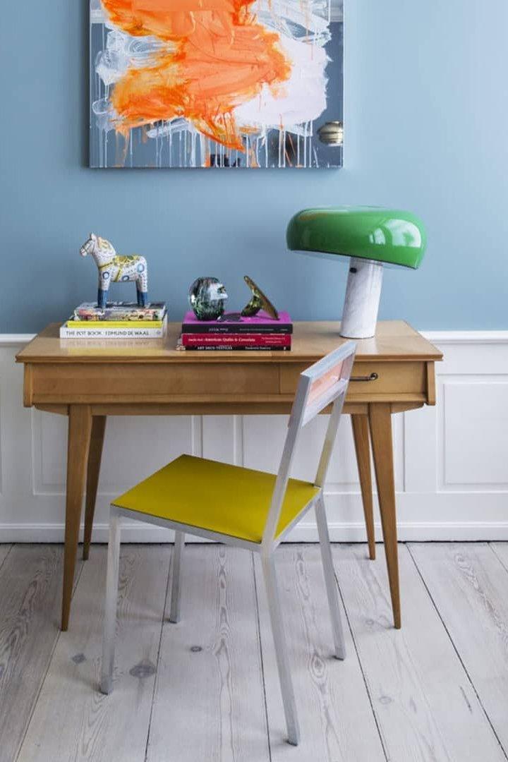 Lampe de table Vestra en marbre, réflecteur en métal émaillé, base en marbre de Carrare