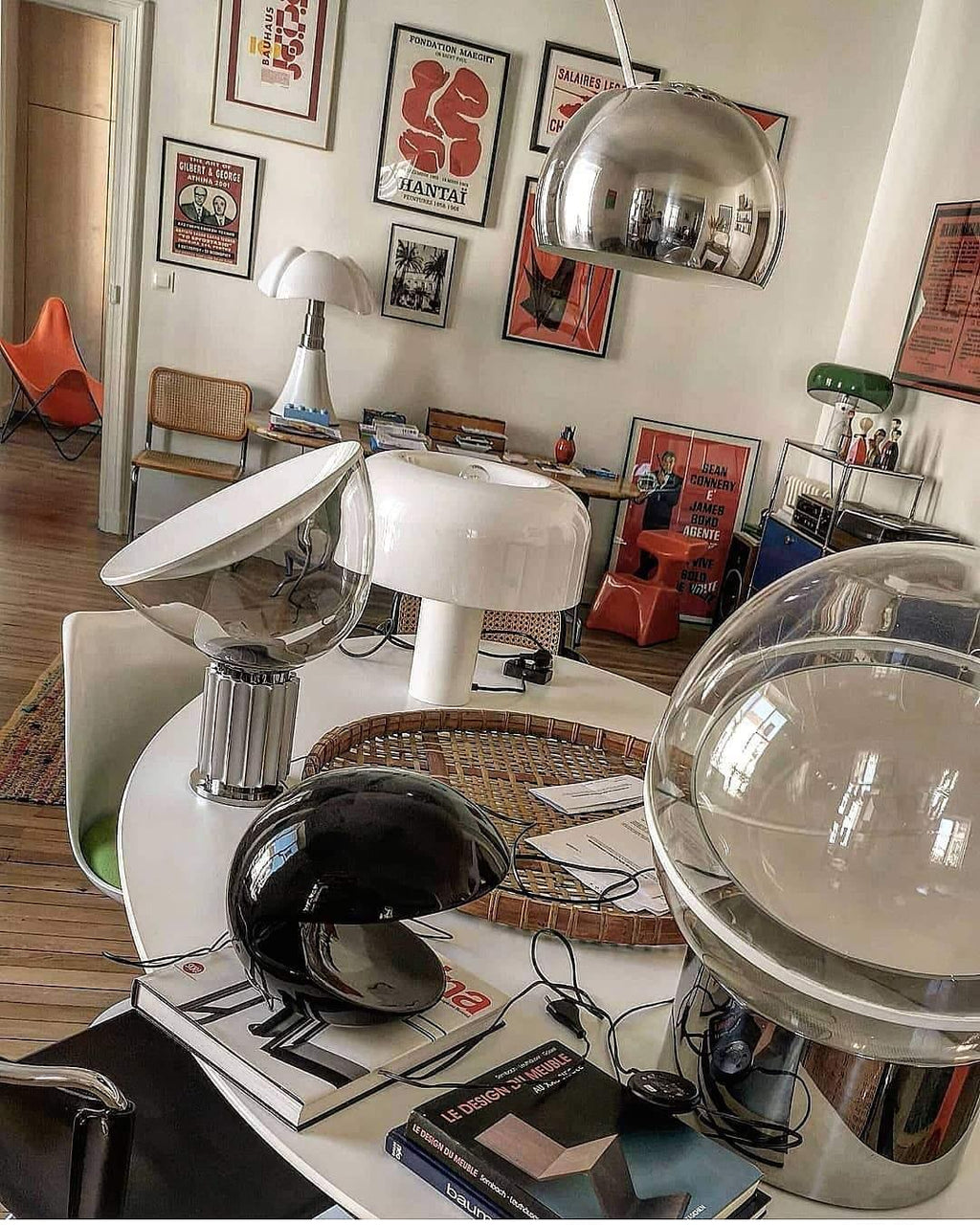 Lampe de table Vestra en marbre, réflecteur en métal émaillé, base en marbre de Carrare