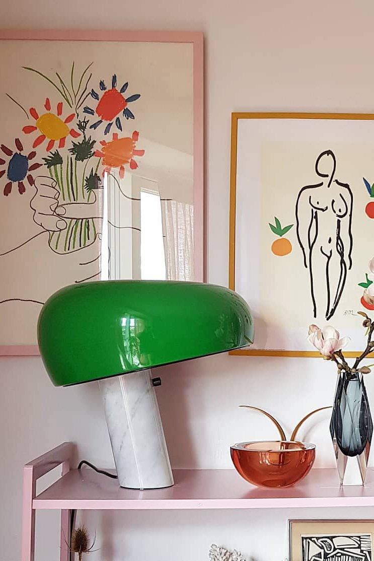 Lampe de table Vestra en marbre, réflecteur en métal émaillé, base en marbre de Carrare