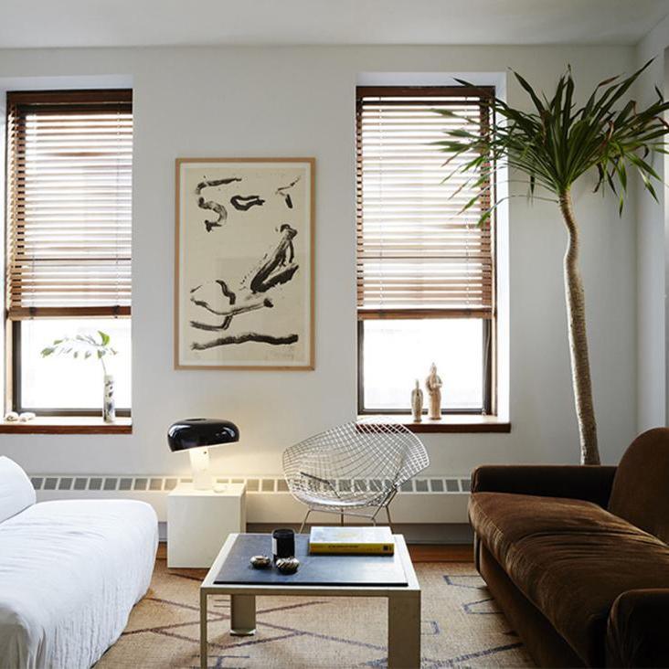 Lampe de table Vestra en marbre, réflecteur en métal émaillé, base en marbre de Carrare