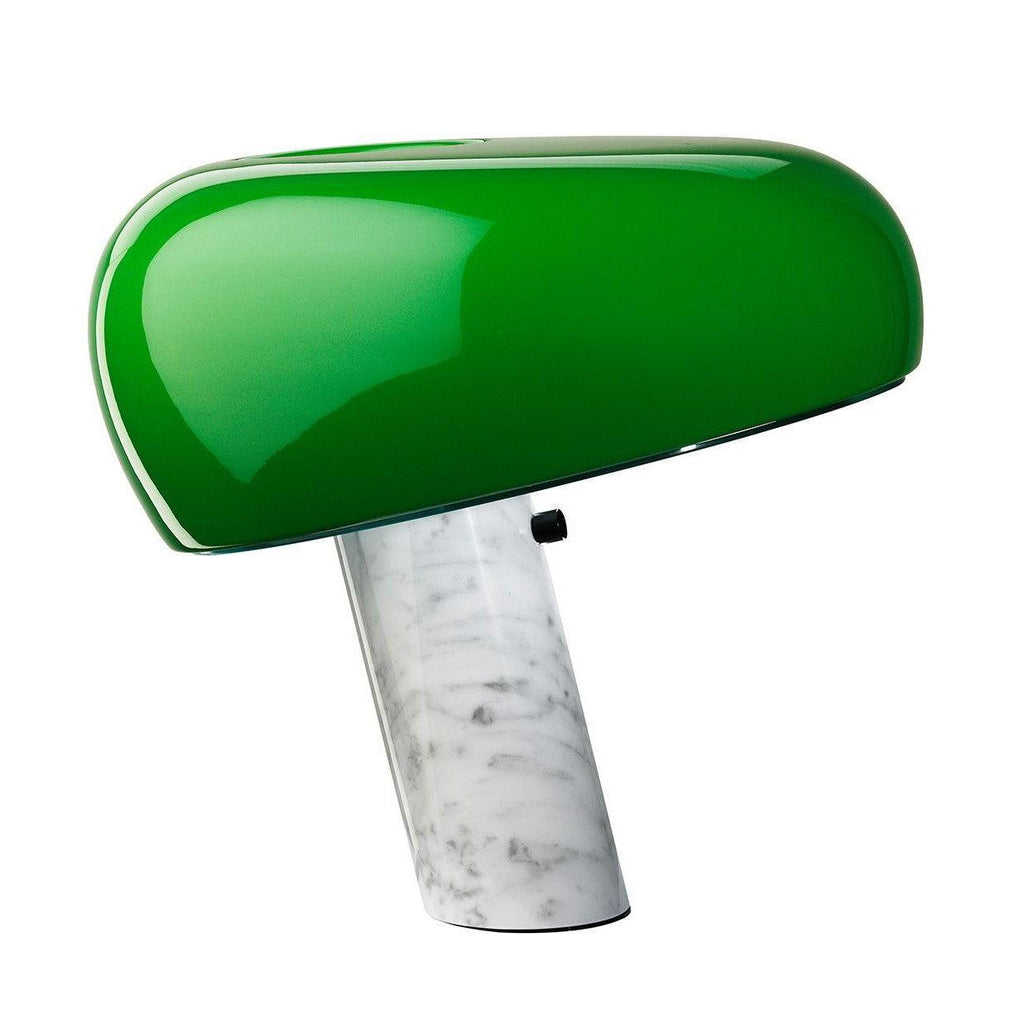 Lampe de table Vestra en marbre, réflecteur en métal émaillé, base en marbre de Carrare