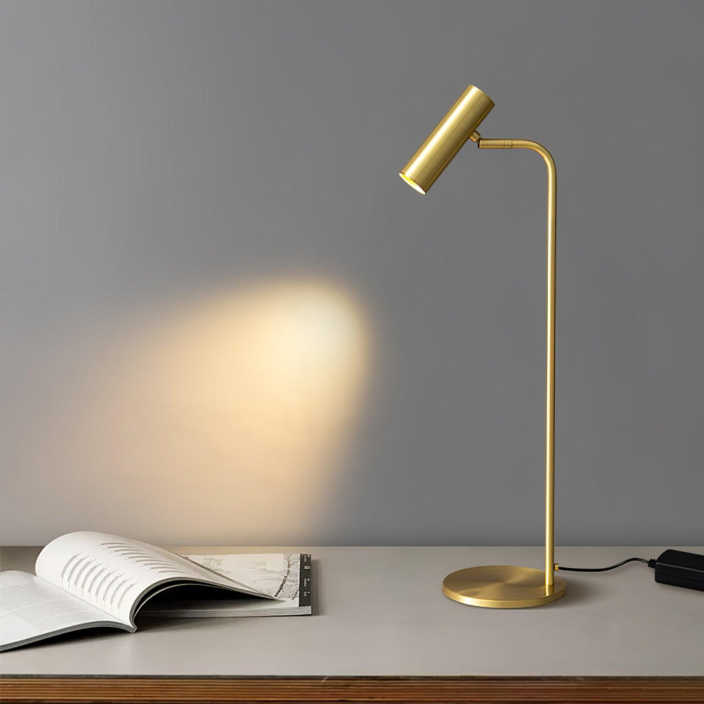 Lampada da tavolo Aurelan in ottone satinato, testa cilindrica orientabile