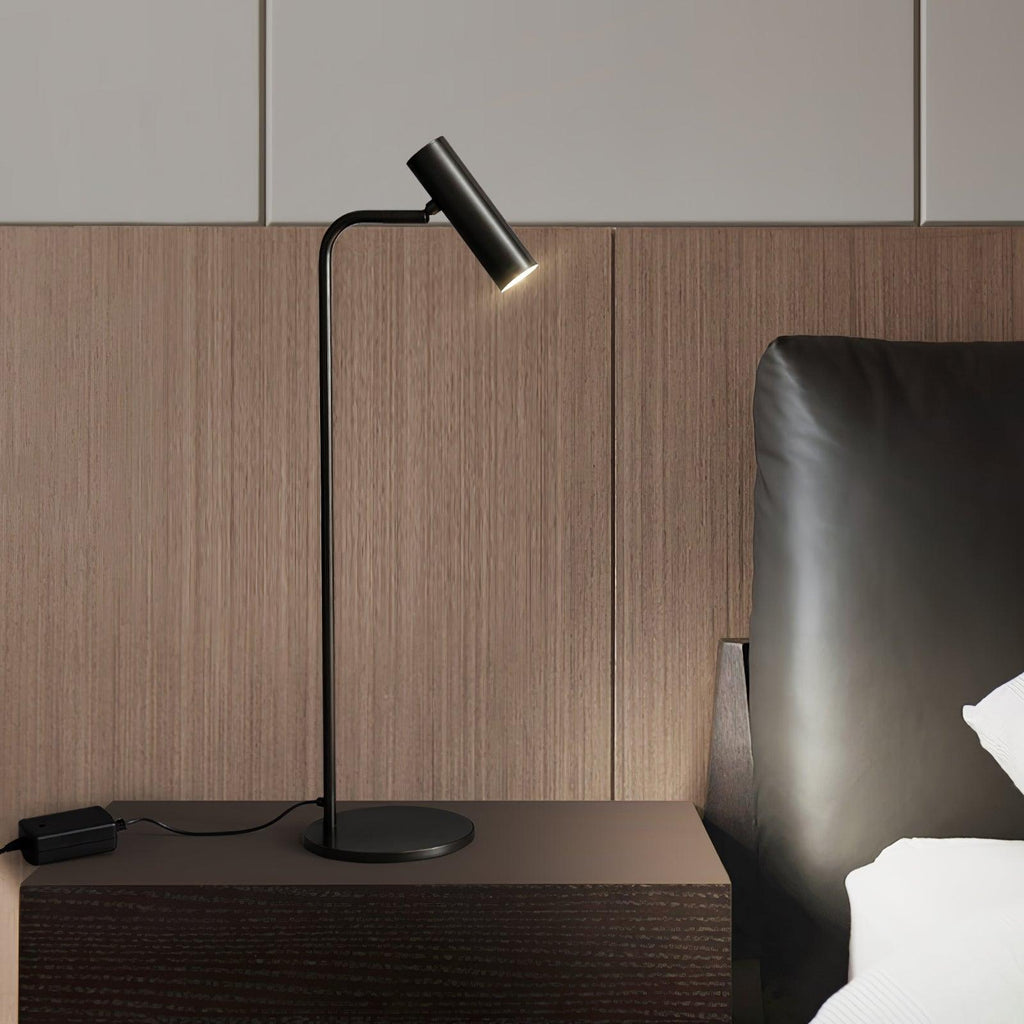 Lampada da tavolo Aurelan in ottone satinato, testa cilindrica orientabile