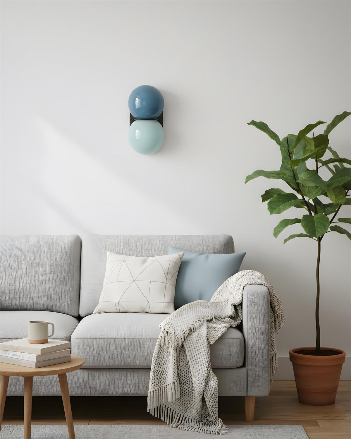 Appliques murales à deux globes, forme sculpturale et finition à dégradé subtil