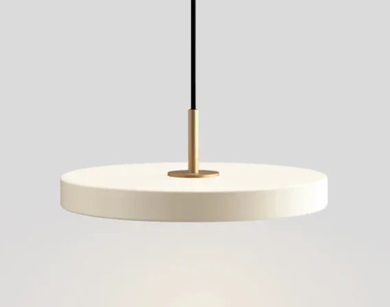 AstraDrift gömb alakú LED függőlámpa, modern, fémből készült szoborszerű kialakítással