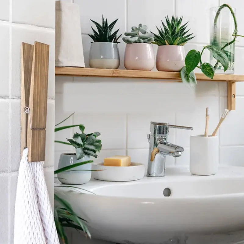 Towel Holder with Clothespins for Bathroom Use | ribuella