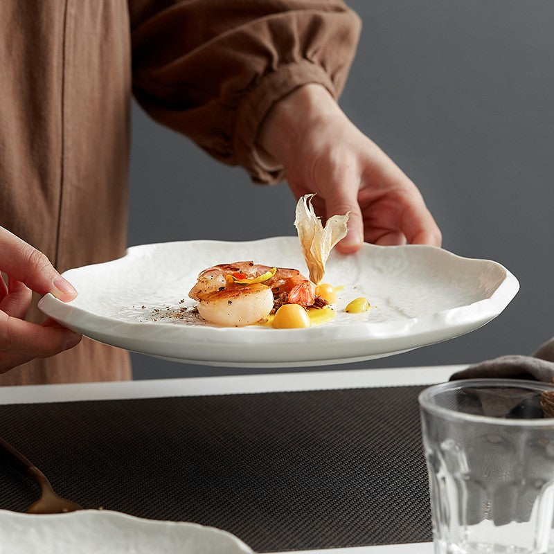 Talíř na večeři Sculpted Elegance – Elegantní design, odolná keramika | ribuella