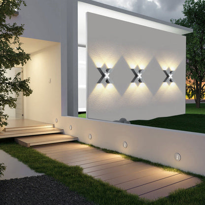 Stylish Outdoor Wall Sconce with Integrated LED Lighting | ribuella