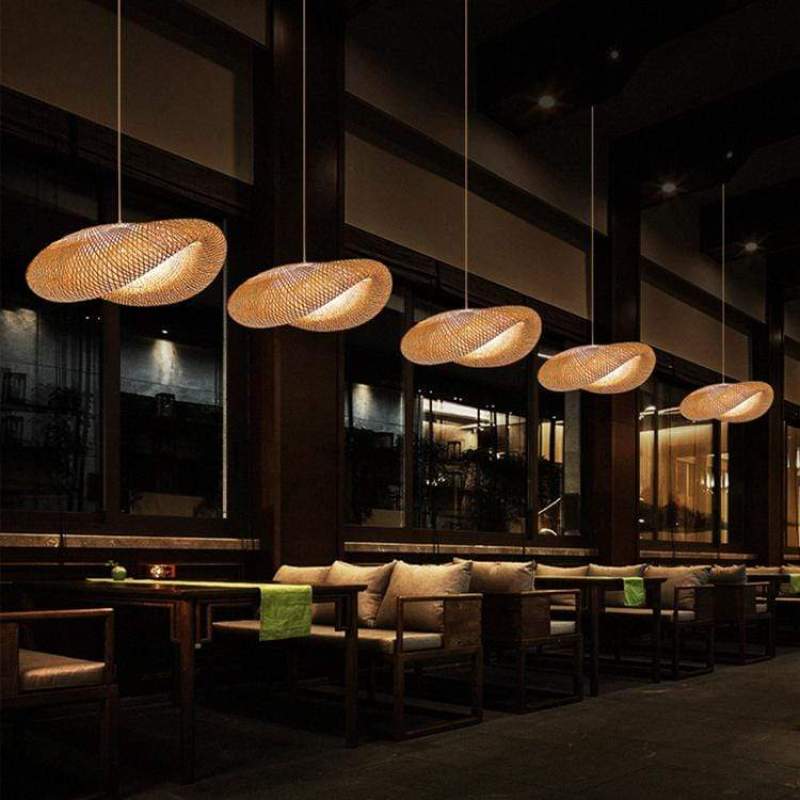 Candeeiro suspenso LED sustentável SylvaLume em bambu, artesanal e de brilho quente