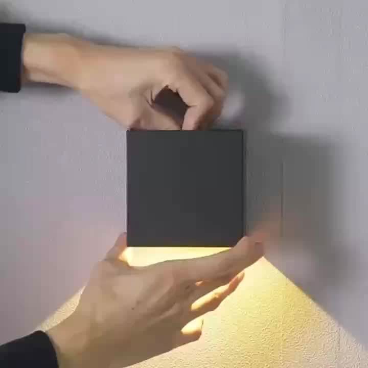 Lampă de perete pătrată pentru exterior - Design vertical și orizontal | ribuella