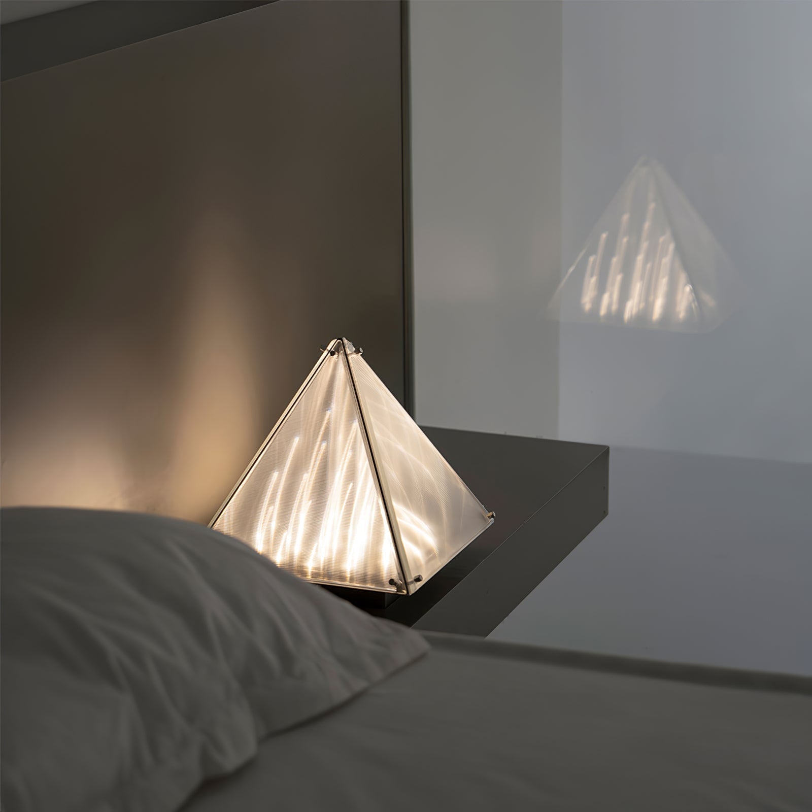 Fragment Table Lamp Modern Triangle Geometry Integrated Led Lighting