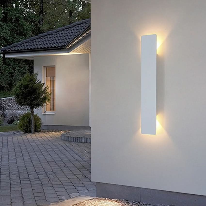 Αδιάβροχο φωτιστικό τοίχου LED AstraGlow — βαθμός προστασίας IP65, χαμηλή κατανάλωση
