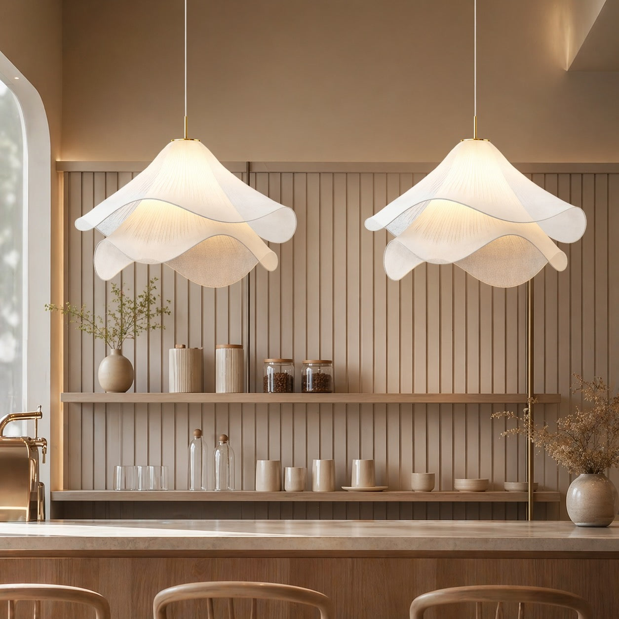 Moderne Pendelleuchte im Japandi-Stil mit Stoffschirm | ribuella