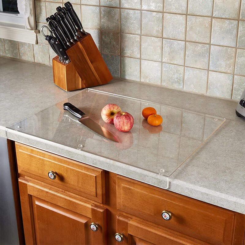 Átlátszó akril vágódeszka csúszásmentes lábakkal és védő pultszélvédővel