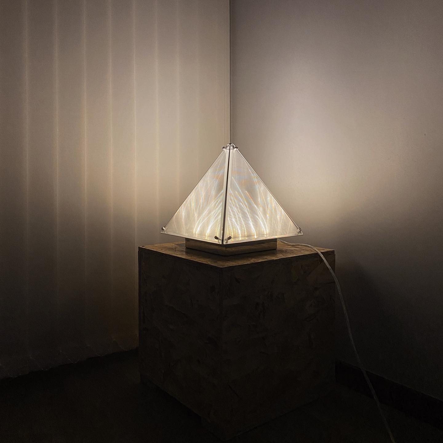 Fragment Table Lamp Modern Triangle Geometry Integrated Led Lighting