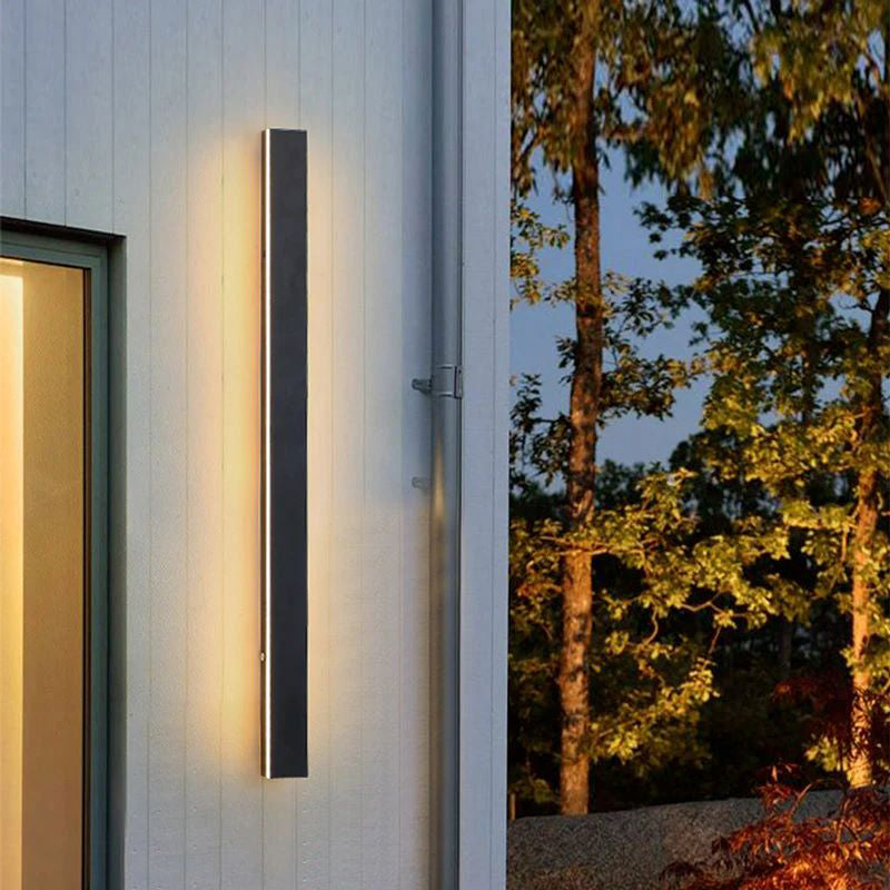 Liniowa zewnętrzna lampa ścienna LED Silex, matowa czarna, odporna na warunki atmosferyczne