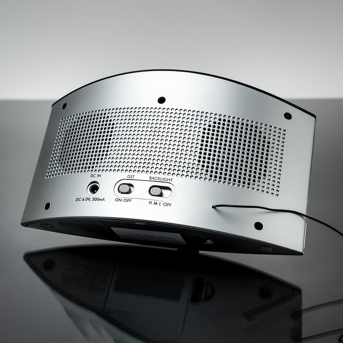 Digital Alarm Clock Radio, Fm Broadcast Tuner, Sound Machine Programs, Calendar Display