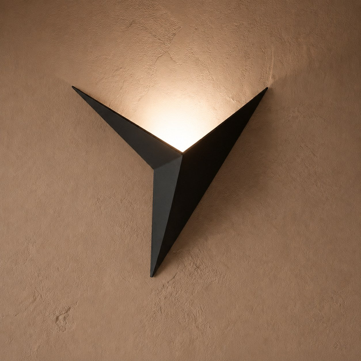Modern Minimalist Wall Sconce Lighting Wall Mounted Metal Fixture with Integrated LED Dual Color Modes | ribuella