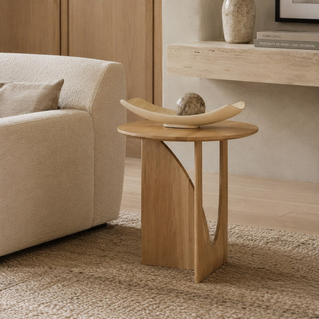 Table d’appoint ronde de style scandinave en bois massif, compacte et polyvalente | ribuella