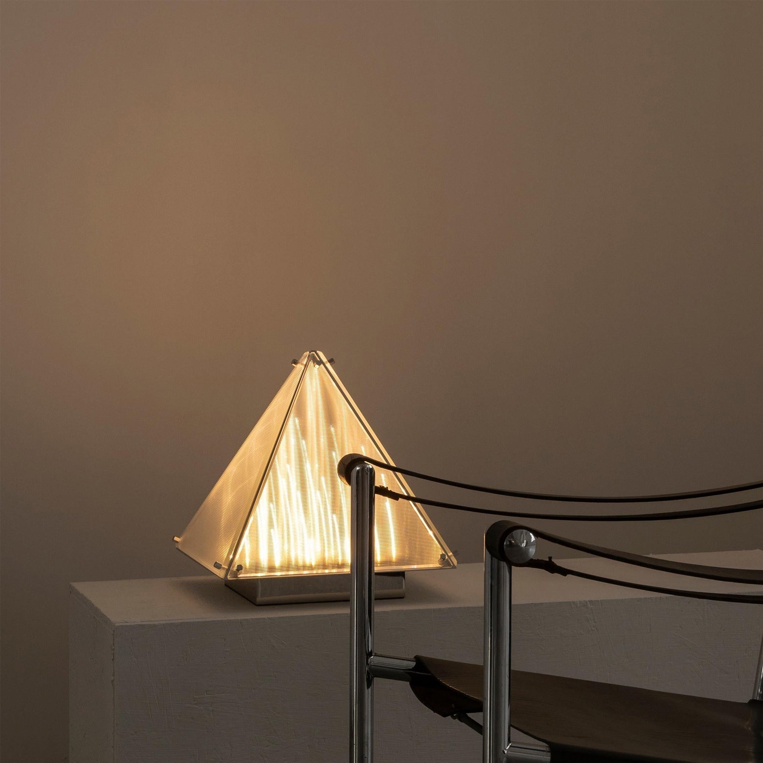Fragment Table Lamp Modern Triangle Geometry Integrated Led Lighting