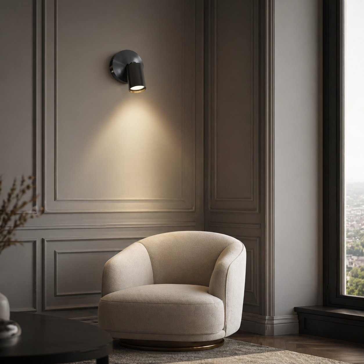 Moderne höhenverstellbare Deckenleuchte zur Aufbaumontage aus Metall mit individuell einstellbaren Spotlights | ribuella