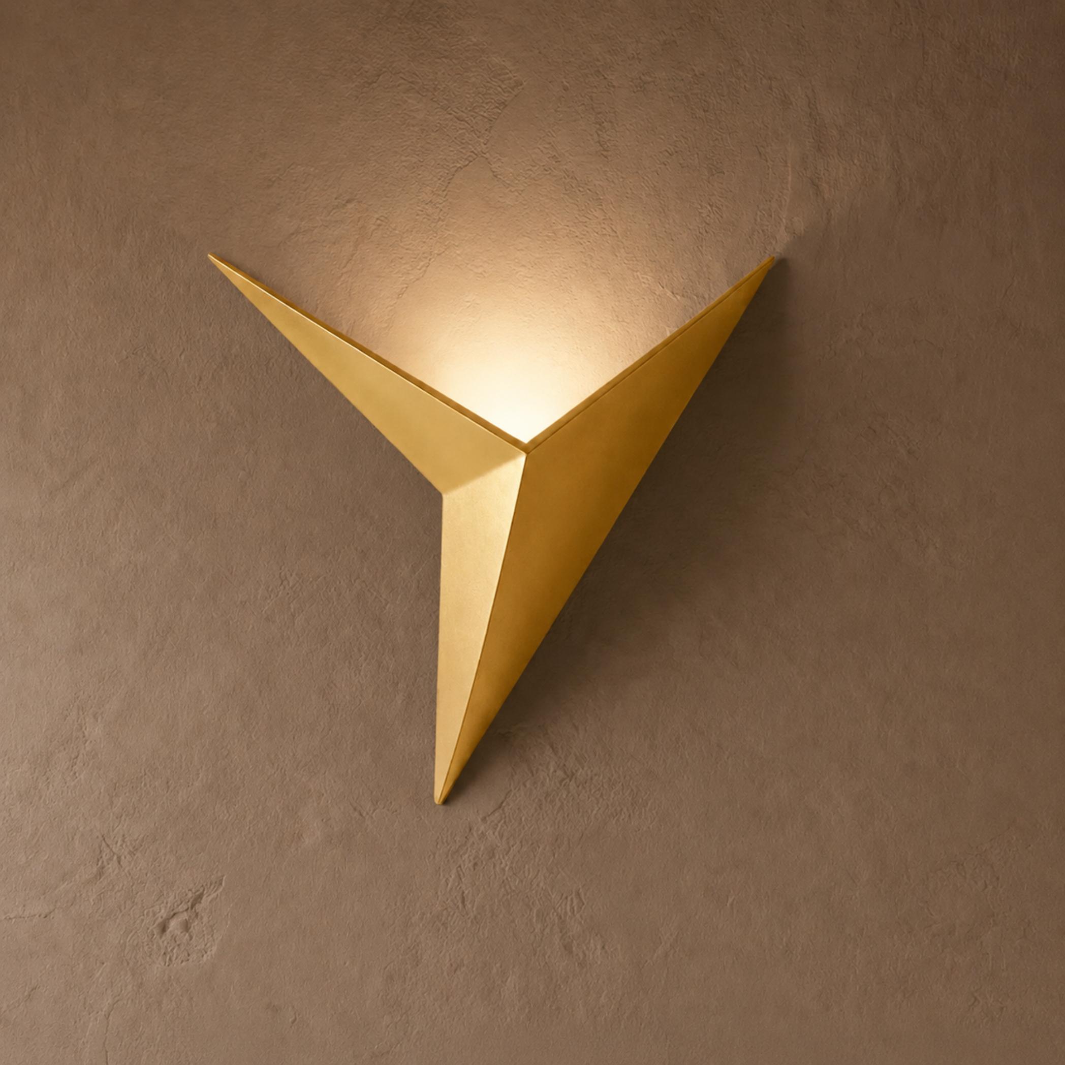 Modern Minimalist Wall Sconce Lighting Wall Mounted Metal Fixture with Integrated LED Dual Color Modes | ribuella