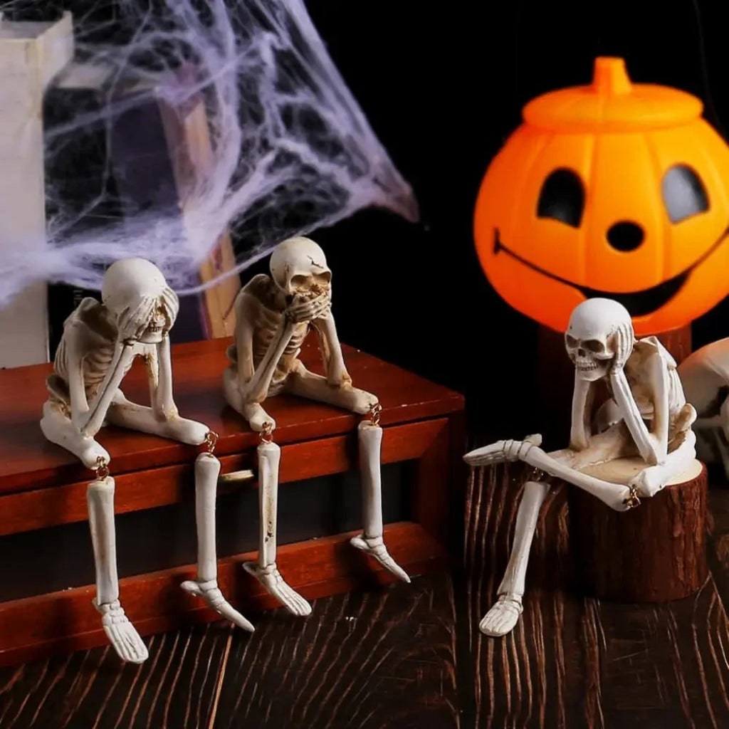 Adornos de Halloween con forma de esqueletos posables para estantería - piernas colgantes y articulaciones móviles