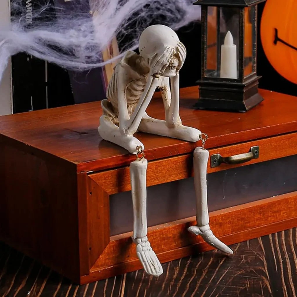 Adornos de Halloween con forma de esqueletos posables para estantería - piernas colgantes y articulaciones móviles