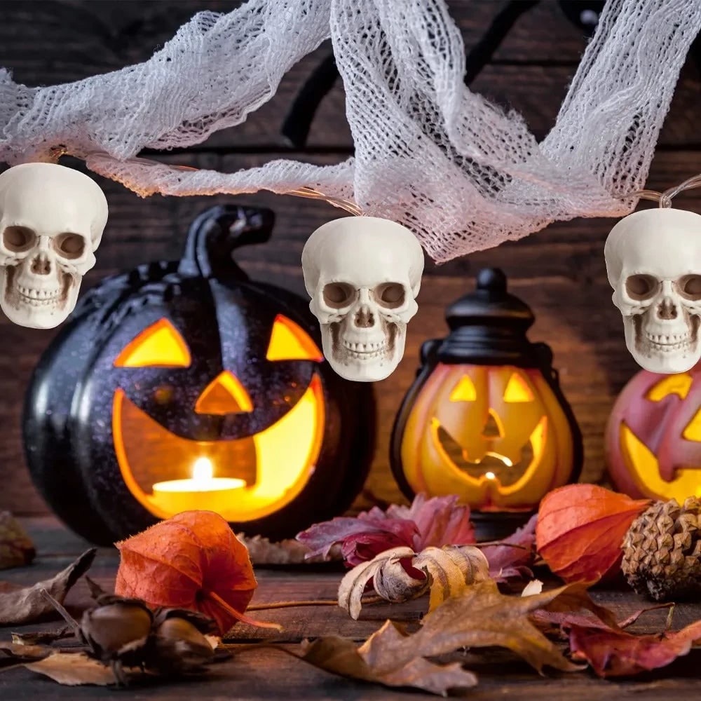 Set di mini teschi in plastica e accessori per feste a tema zucchero - stile Halloween, sacchetto in rete incluso