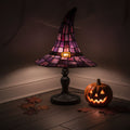 Lampa stołowa z witrażowym kloszem w stylu Tiffany'ego — abażur w kształcie kapelusza wiedźmy na Halloween