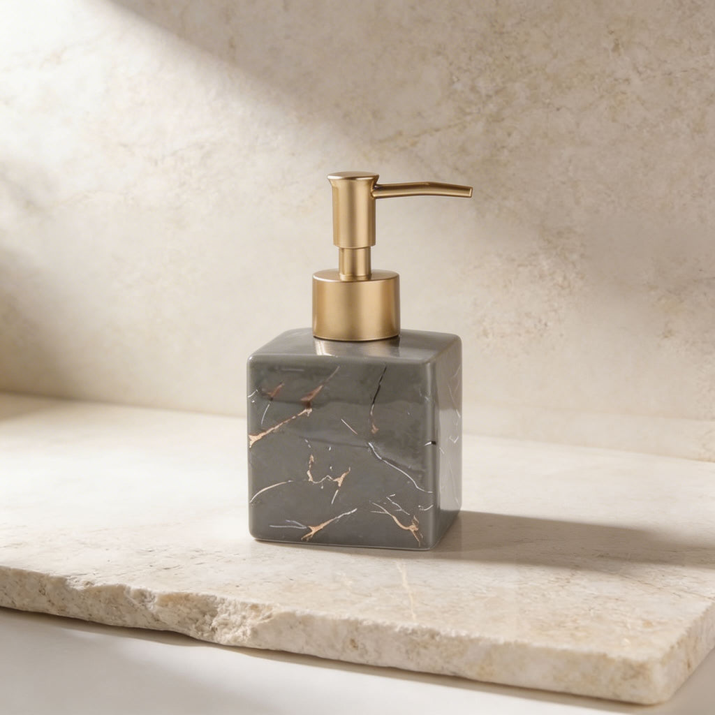Distributeur moderne de savon liquide en céramique, avec pompe dorée mate, pour savon liquide et lotion dans la salle de bains ou la cuisine | ribuella
